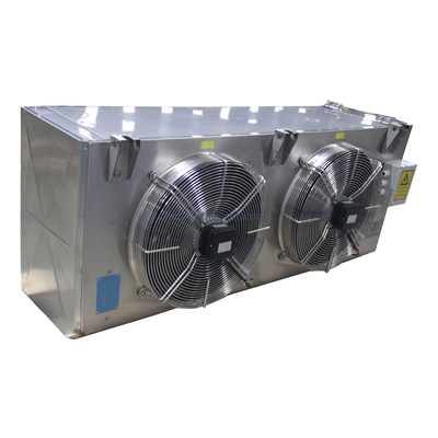 Unités de refroidissement par air à faible bruit incorporant un mécanisme de dégelage par pulvérisation d'eau pour le refroidissement réfrigéré